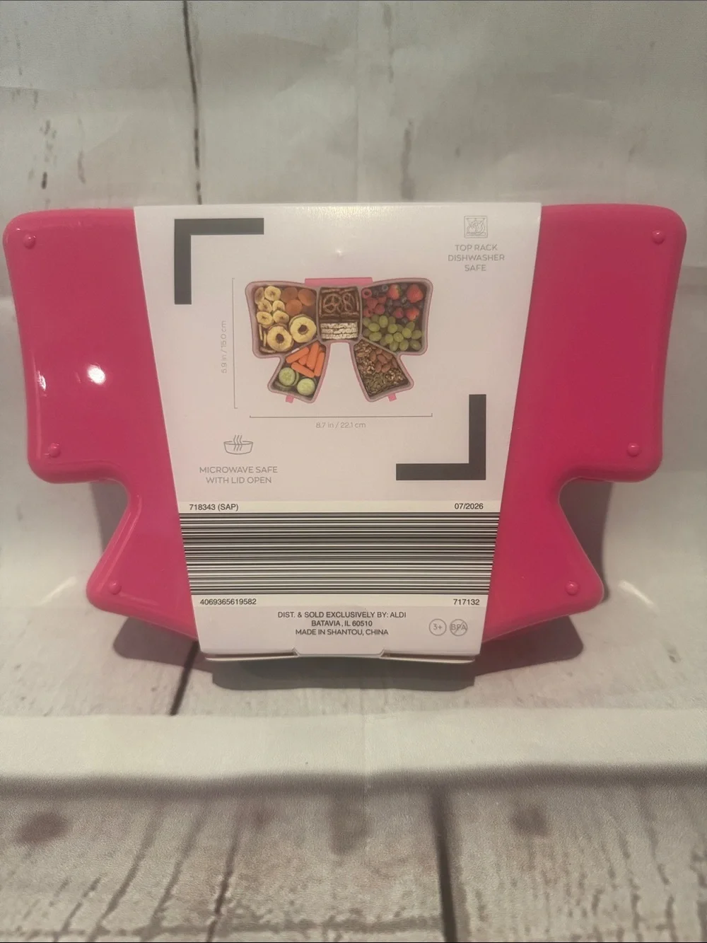 NWT Crofton snackle box